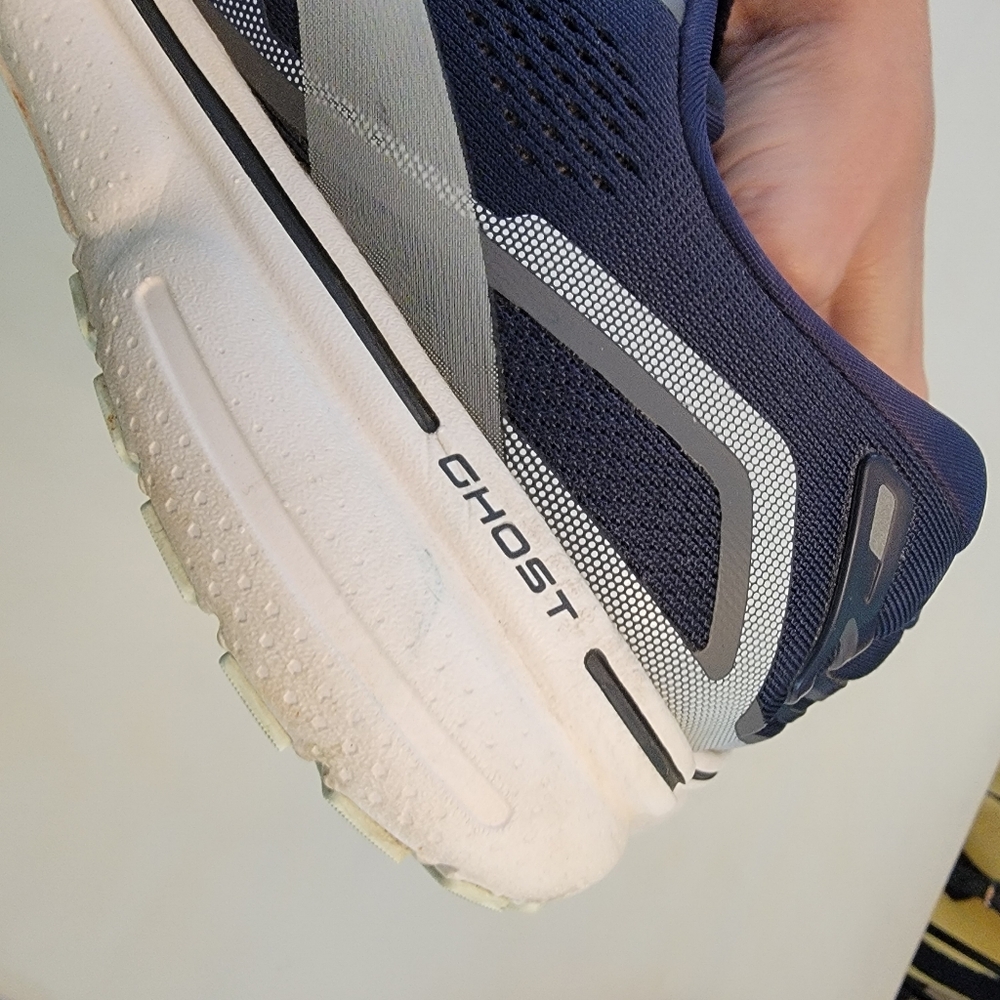 Brooks "Ghost" Running Shoes - Picture 6 of 11